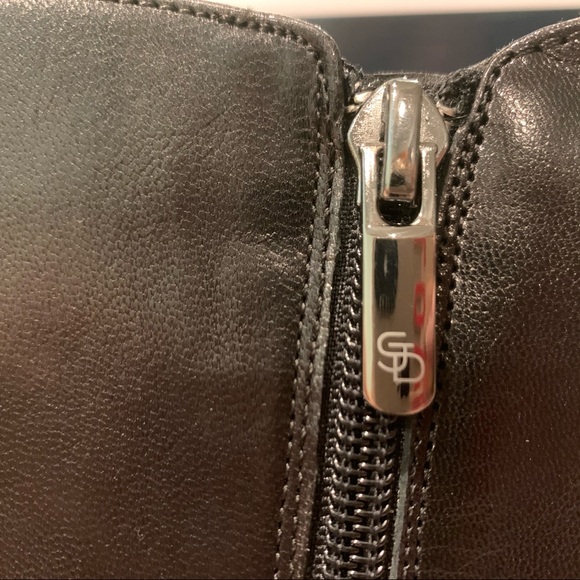 Circa Joan David Luxe Booties - Picture 4 of 7